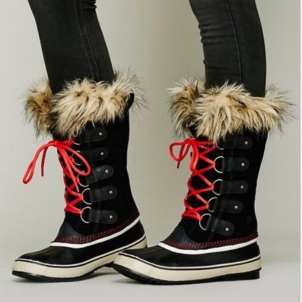 Sorel Joan of Arc boots— size 8.5